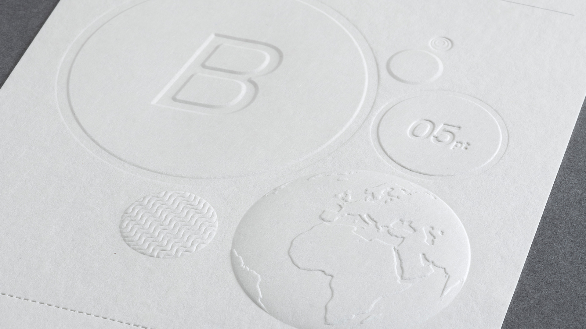 Close up letterpress printing with Gmund Hanf