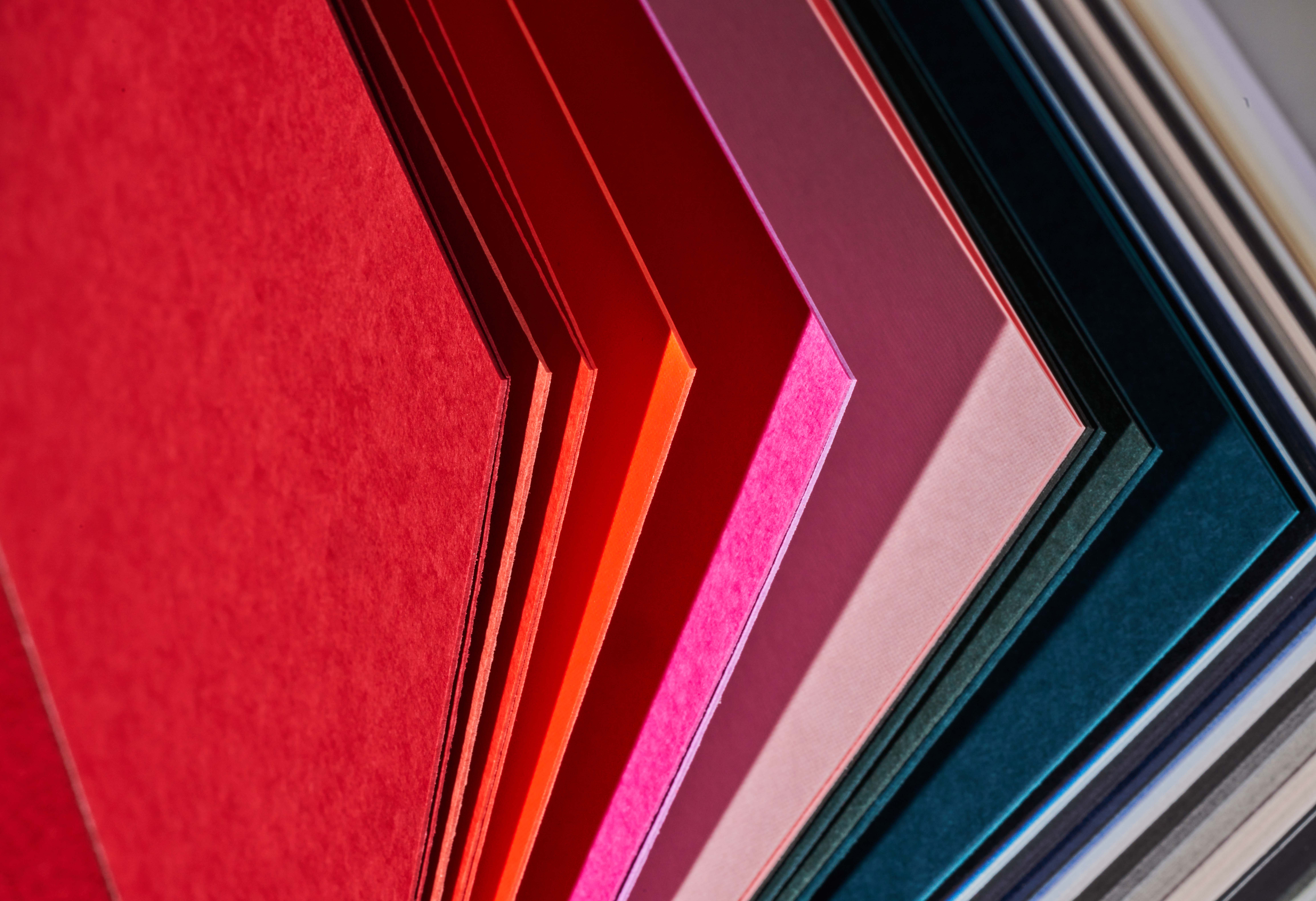 Close Up of paper which is sorted from red to blue