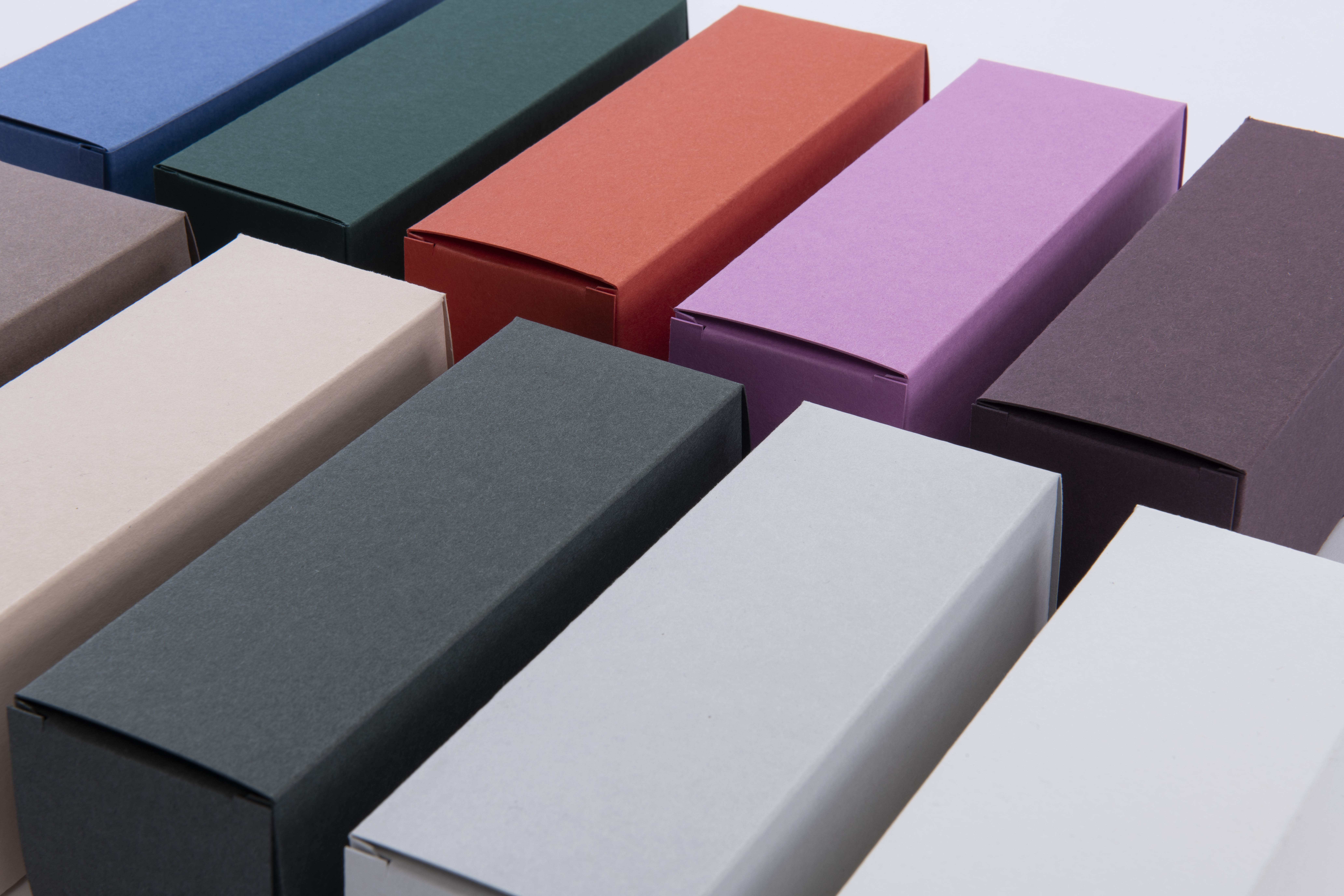 Gmund Used Faltschachteln in Grau, Anthrazit, Weinrot, Rosa, Rot, Dunkelgrün, Blau