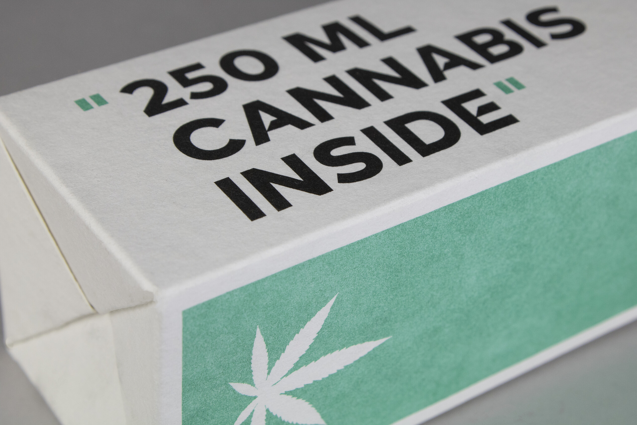 Flaschenverpackung aus Gmund Hanf - 250 ML Hanf Inside Aufdruck